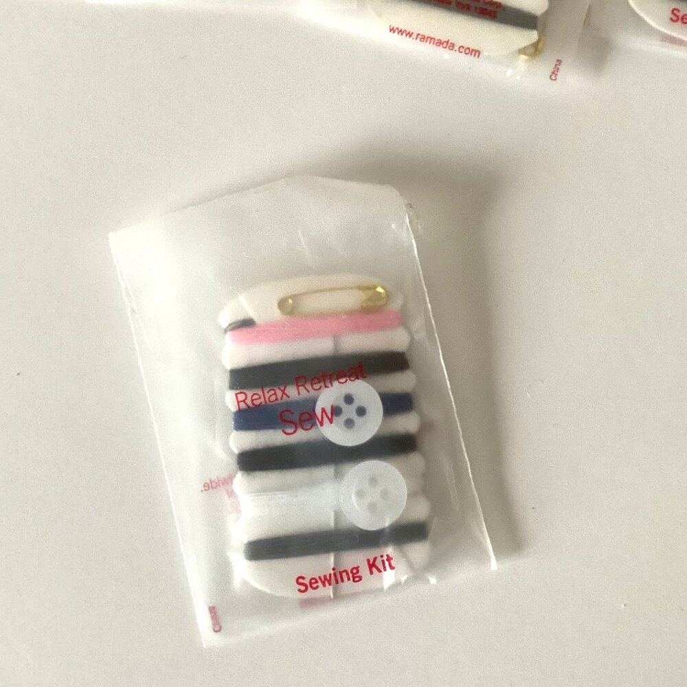 Travel Sewing Colored Thread Repair Emergency Mini Kit with Buttons - Picture 5 of 6